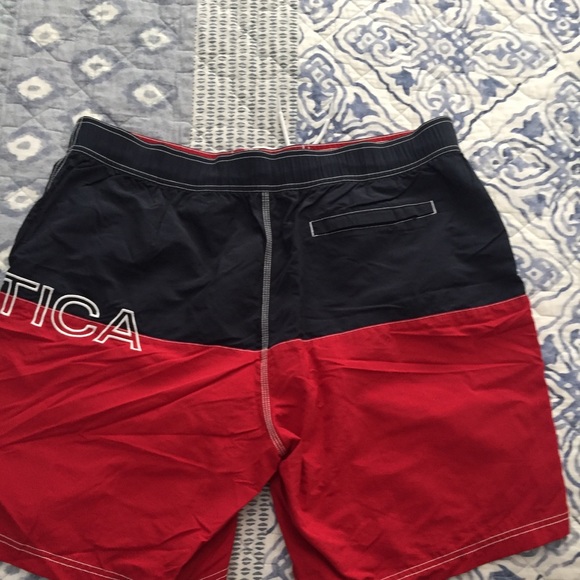 Men’s Nautica bathing suit - XL - Picture 2 of 2